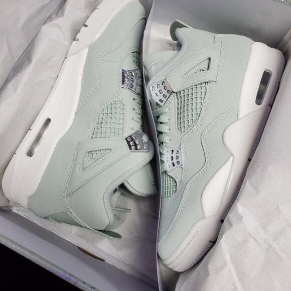 Jordan 4 Retro Seafoam Sail (Women's) - Picture 3 of 8